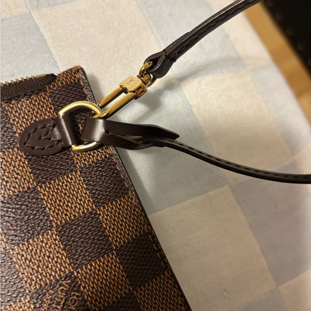 Louis Vuitton Neverfull MM - Picture 12 of 16